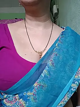 Snapshot of Rosy-B chatting on July 6, 9:39 am Rosy-B online show from July 6, 9:39 am
