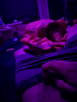 Snapshot of ericxxx222 chatting on September 16, 9:10 am ericxxx222 online show from September 16, 9:10 am