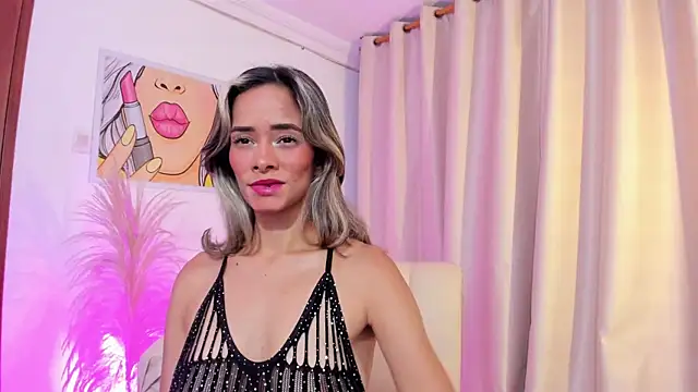 SkiinnyAna online show from April 17, 7:39 pm