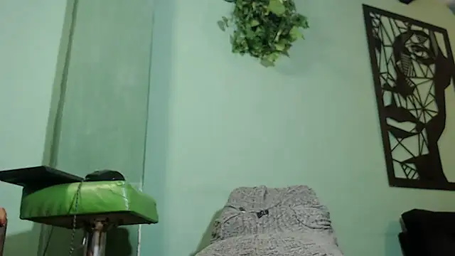 thirstymoonxx online show from December 9, 4:34 am