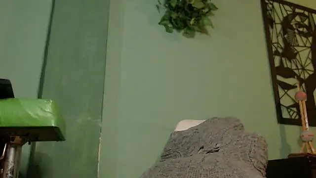 thirstymoonxx online show from February 13, 3:29 am