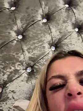 IrishTeenBarbie69 online show from February 28, 11:34 pm