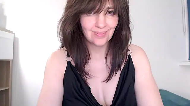 Ella Next Door online show from April 5, 10:18 pm