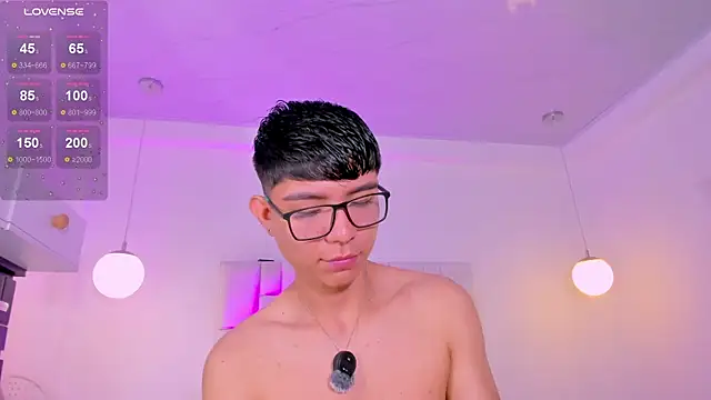 Snapshot of CodyTwink chatting on May 23, 1:59 pm CodyTwink online show from May 23, 1:59 pm