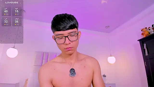 Snapshot of CodyTwink chatting on June 28, 1:39 pm CodyTwink online show from June 28, 1:39 pm