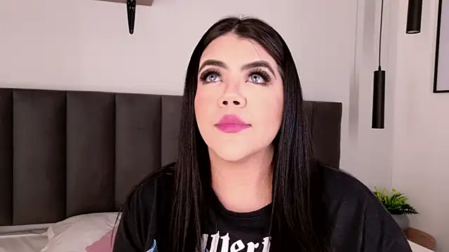 Harmonybabe  online show from March 14, 8:25 pm