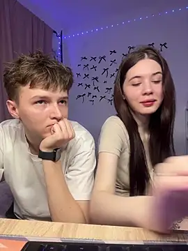 CoddleWeeper  online show from March 14, 5:40 pm