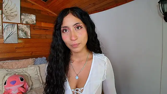 Snapshot of amber_curly chatting on February 14, 6:26 pm amber curly online show from February 14, 6:26 pm