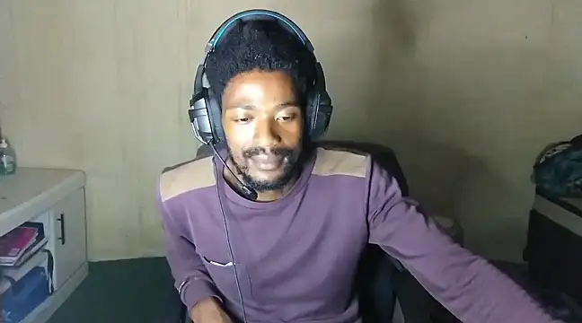 gldnmvsk XO online show from March 5, 8:53 pm