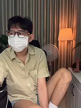 Snapshot of MinhTuanLive chatting on March 27, 12:49 am MinhTuanLive online show from March 27, 12:49 am