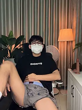 Snapshot of MinhTuanLive chatting on March 28, 5:29 am MinhTuanLive online show from March 28, 5:29 am