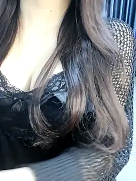 Snapshot of _Linez_ chatting on December 16, 4:45 pm Linez online show from December 16, 4:45 pm