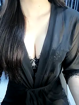 Snapshot of _Linez_ chatting on December 18, 5:08 pm Linez online show from December 18, 5:08 pm