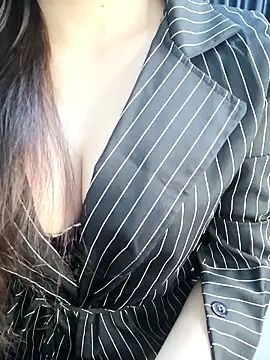 Snapshot of _Linez_ chatting on January 7, 5:37 pm Linez online show from January 7, 5:37 pm