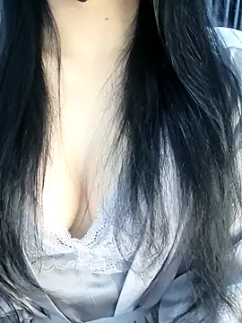 Snapshot of _Linez_ chatting on February 10, 6:56 pm Linez online show from February 10, 6:56 pm