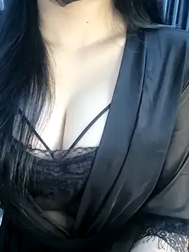 Snapshot of _Linez_ chatting on February 15, 4:25 pm Linez online show from February 15, 4:25 pm