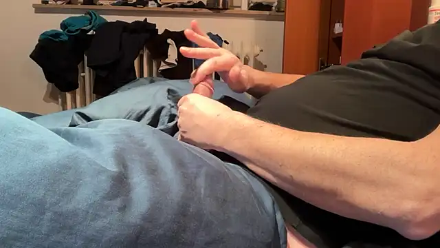 Geilerjung69 online show from February 3, 6:22 am