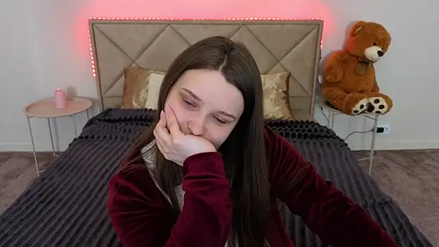 MagicPeachh  online show from April 22, 6:49 am