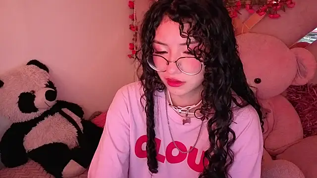 Snapshot of CherieCurl chatting on May 29, 2:53 am CherieCurl online show from May 29, 2:53 am