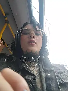 taaylor33 online show from February 28, 8:43 pm