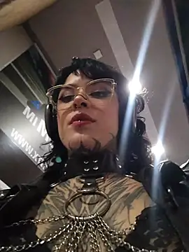 taaylor33 online show from May 16, 12:40 am