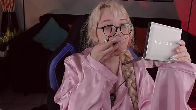 AmayaSakura online show from December 13, 9:20 pm