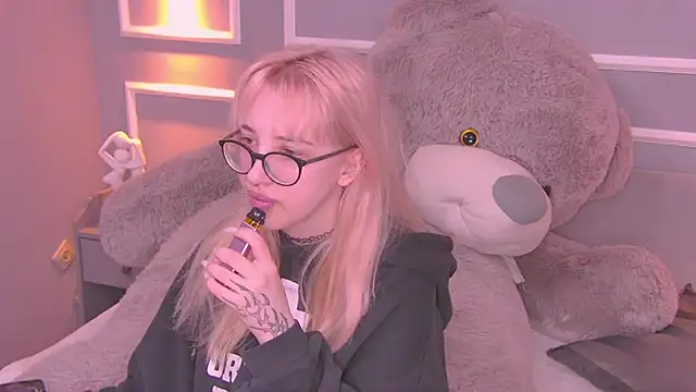 AmayaSakura online show from February 6, 9:17 pm