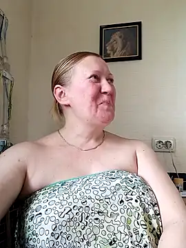 Snapshot of blondyaguar chatting on April 23, 1:24 pm blondyaguar online show from April 23, 1:24 pm
