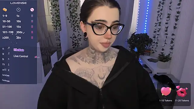 Snapshot of Dixi_Pixi_ chatting on June 19, 5:34 am Dixi Pixi online show from June 19, 5:34 am