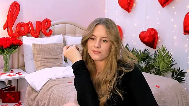 RozzitaBedberry online show from February 16, 7:05 pm