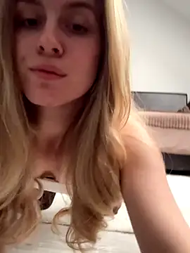 RozzitaBedberry online show from November 14, 11:53 am