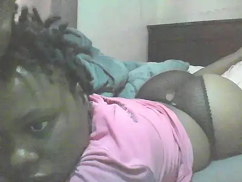 Snapshot of EBONYVANILLA02 chatting on July 10, 7:12 am EBONYVANILLA02 online show from July 10, 7:12 am