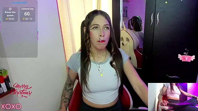 sweetlittlelisa online show from December 22, 9:34 pm