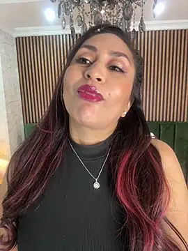 MonicaMoret online show from March 13, 12:45 pm