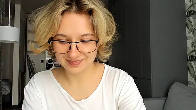 Snapshot of Lilith_lutherlow chatting on January 7, 1:24 pm Lilith lutherlow online show from January 7, 1:24 pm