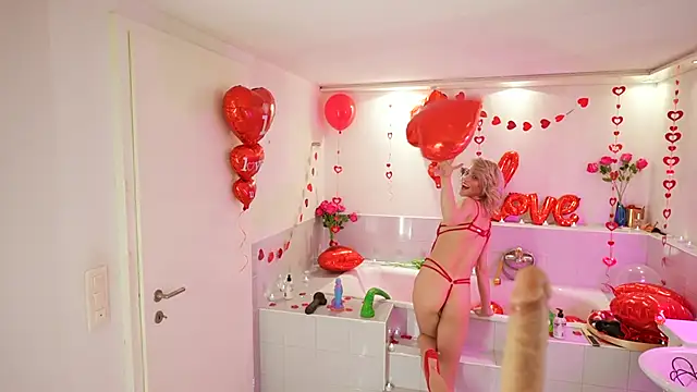 missdaisydiamond777 online show from February 14, 2:02 pm