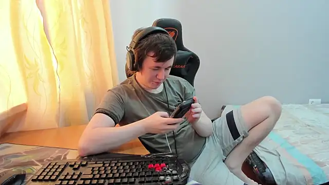 iliaskrislove online show from March 27, 8:09 am