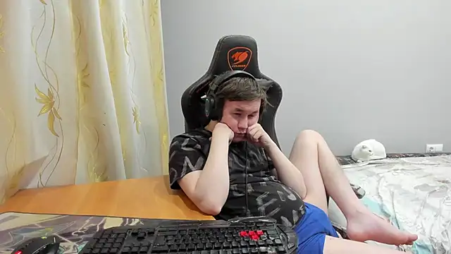 iliaskrislove online show from April 5, 3:53 pm