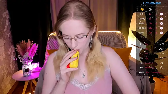 Aemilia  online show from February 17, 2:41 am