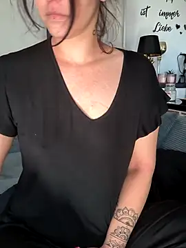 Linalicious online show from April 22, 7:00 am