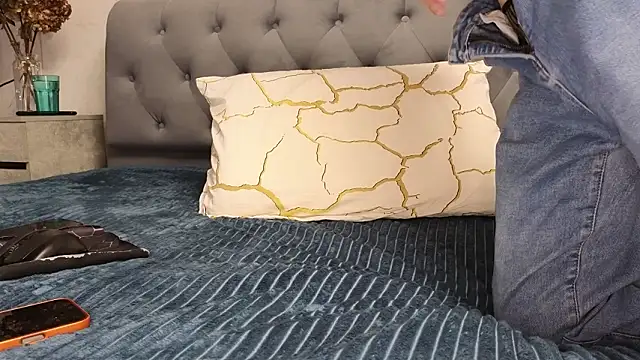 Snapshot of Strip-Lady chatting on February 2, 12:15 pm Strip-Lady online show from February 2, 12:15 pm