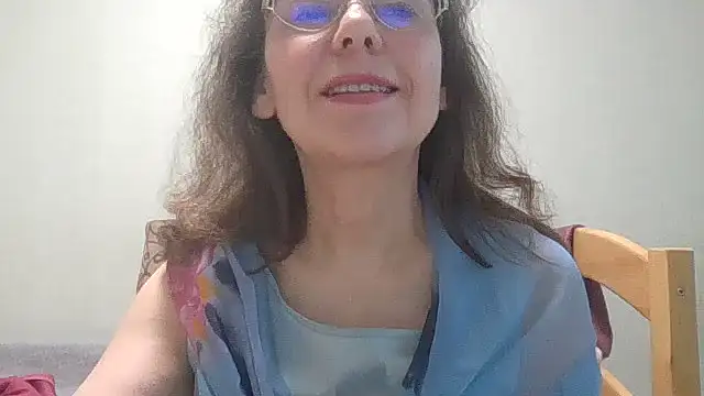 HollyJewel online show from June 5, 4:56 pm