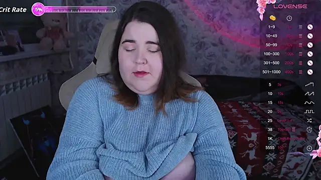 Estelle Hicks online show from December 17, 6:36 pm