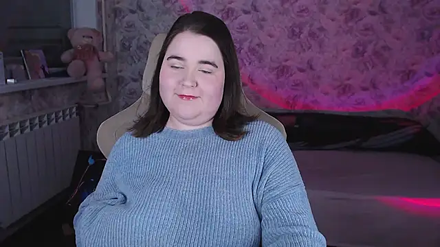 Estelle Hicks online show from April 13, 6:46 pm