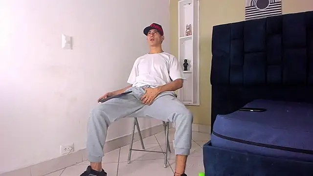 Snapshot of Jhonn_Rhyss chatting on January 28, 2:21 am Jhonn Rhyss online show from January 28, 2:21 am