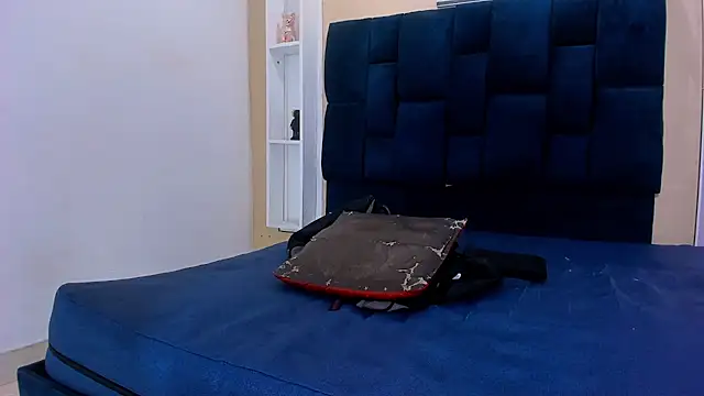 Snapshot of Jhonn_Rhyss chatting on February 13, 8:17 am Jhonn Rhyss online show from February 13, 8:17 am