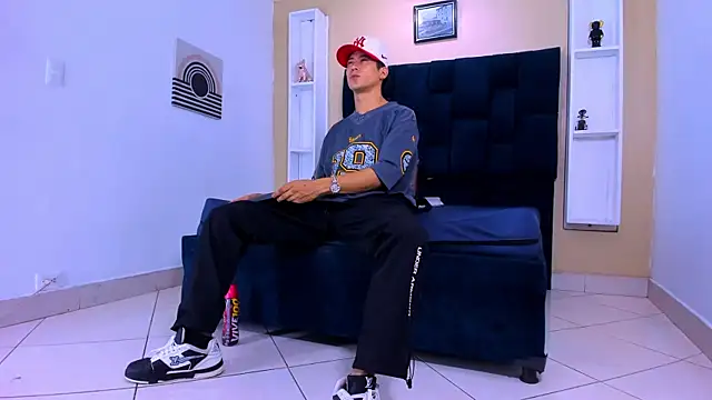 Snapshot of Jhonn_Rhyss chatting on March 19, 2:37 am Jhonn Rhyss online show from March 19, 2:37 am