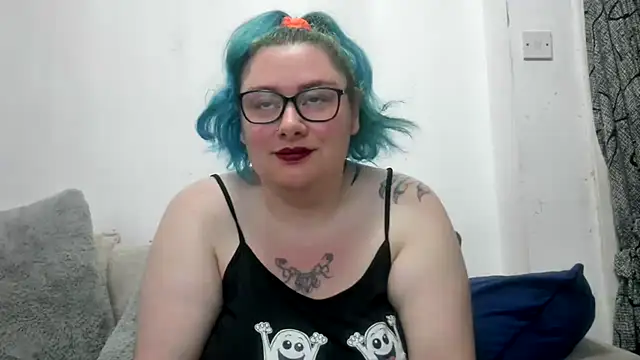 Bustycurves online show from June 5, 11:10 pm
