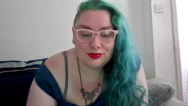 Bustycurves online show from July 9, 8:40 am
