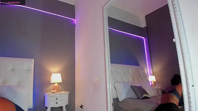 Melinahills online show from December 11, 1:06 pm